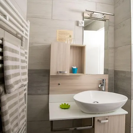 Les Orangers 호텔 2*