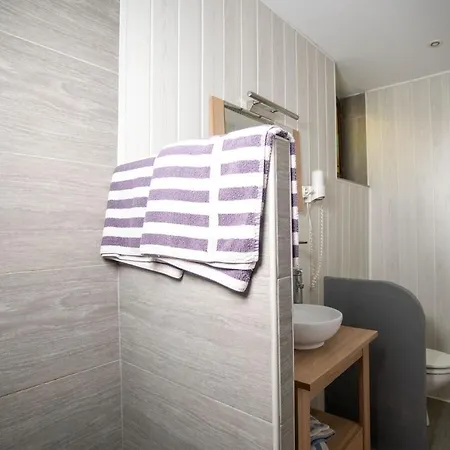 호텔 Les Orangers 2*