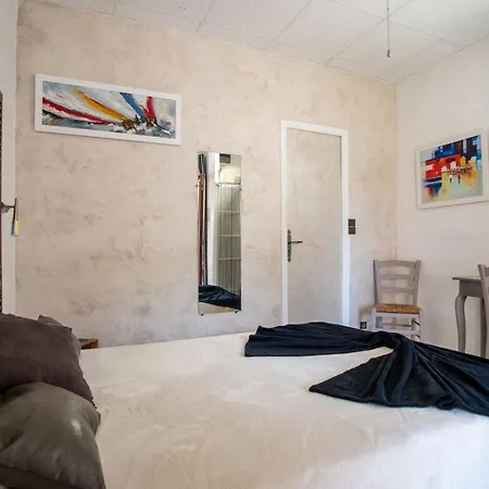 Les Orangers 히에레