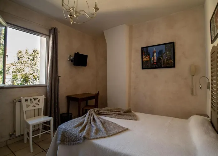 Les Orangers 2* הייר