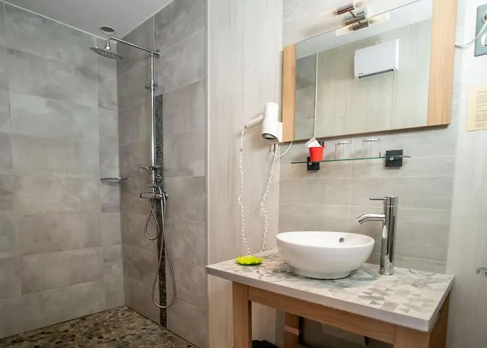 Les Orangers מלון הייר