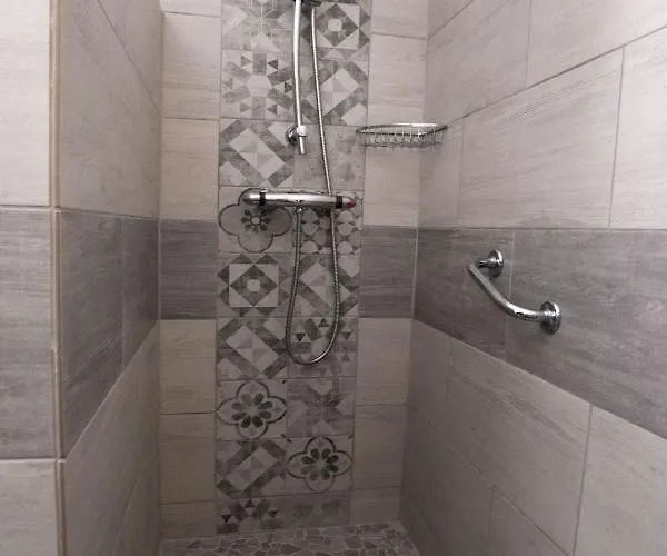 Les Orangers 2* הייר