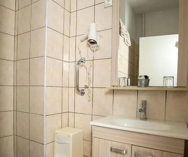 Les Orangers 2* Hyères