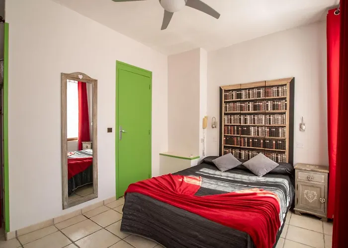 Les Orangers מלון הייר