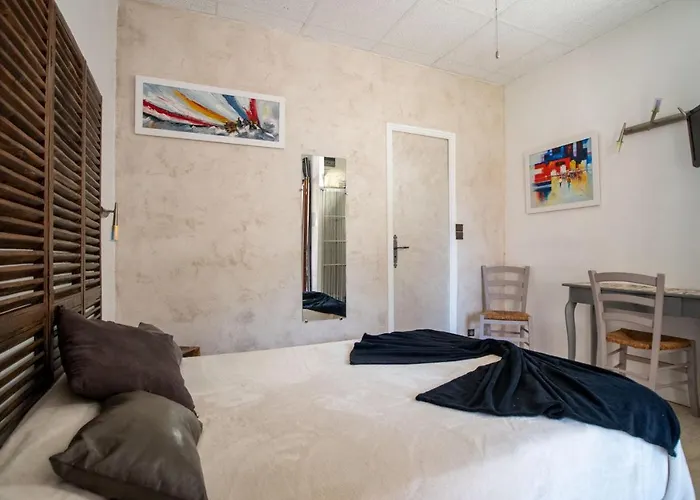 Les Orangers הייר