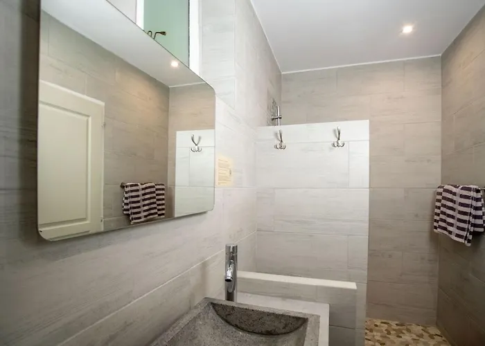 Les Orangers הייר