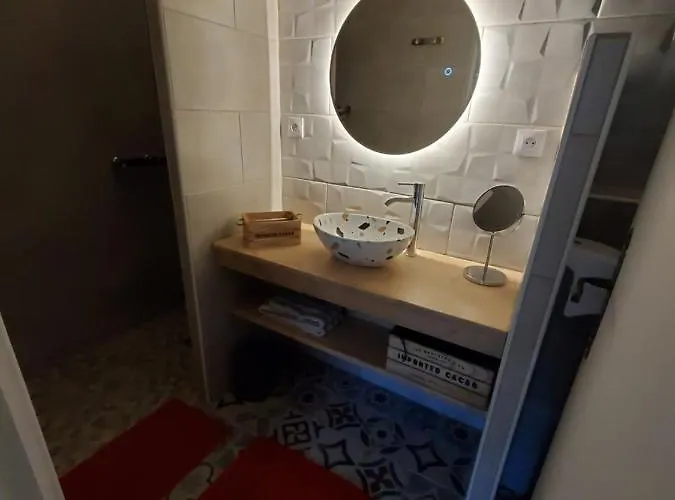 Les Orangers מלון 2*