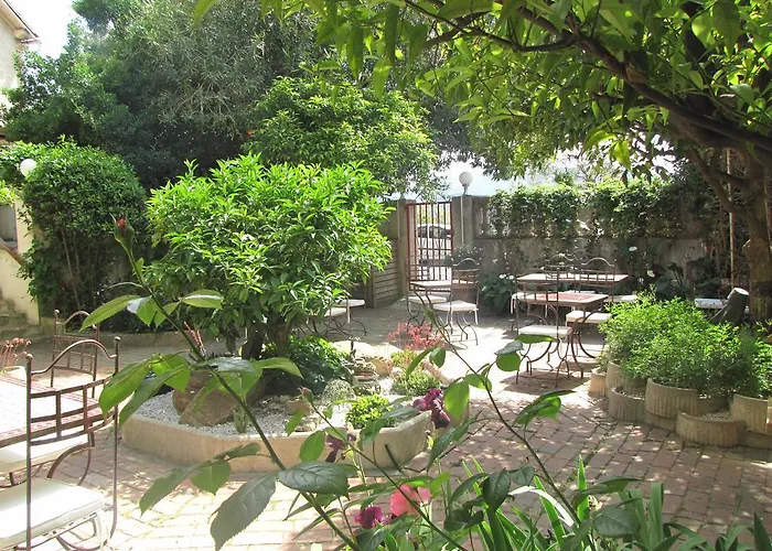 Les Orangers Hotel Hyères