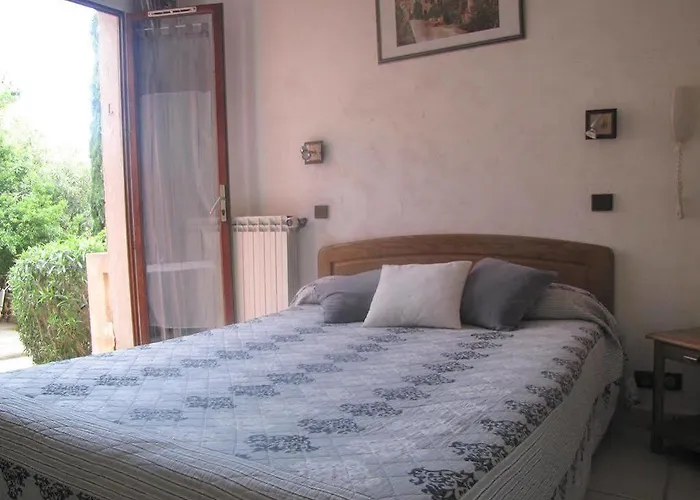 Les Orangers 2* הייר