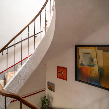 Les Orangers Hotel